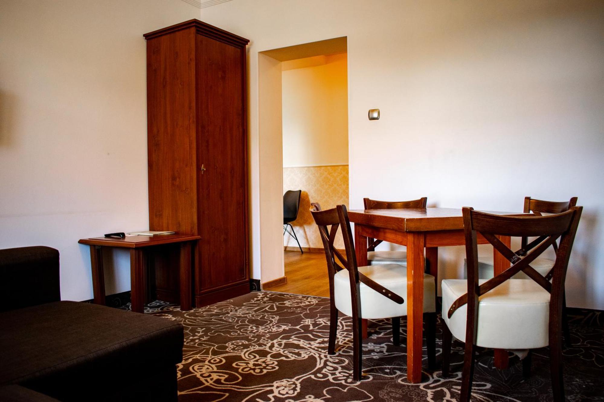Hotel Pruski Orneta ภายนอก รูปภาพ